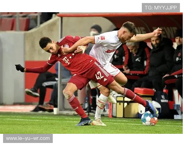 国米欧冠淘汰赛战术解析:攻防平衡是制胜关键