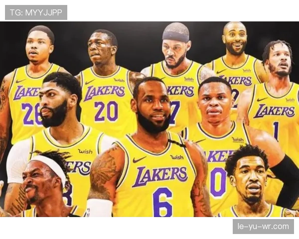 克莱·汤普森利用挡拆拉开空间，三分命中率超队内同位置球员