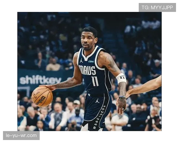 欧文又换发型了，这回连训练都戴着那顶毛线帽？